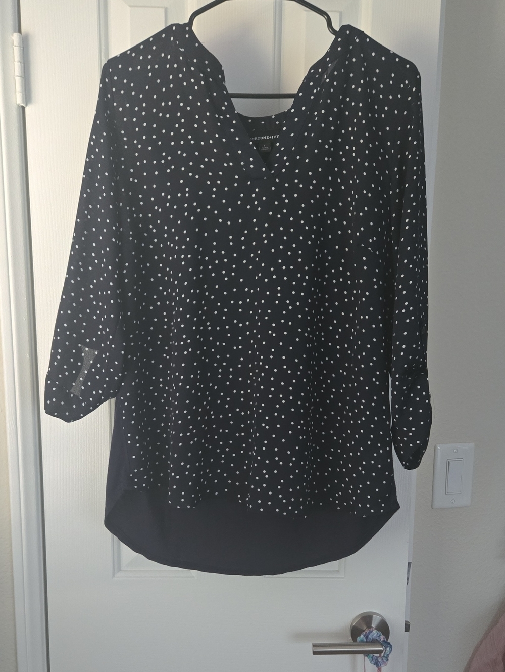 Fortune & Ivy Navy & White Polka Dot V-Neck Blouse | Size L